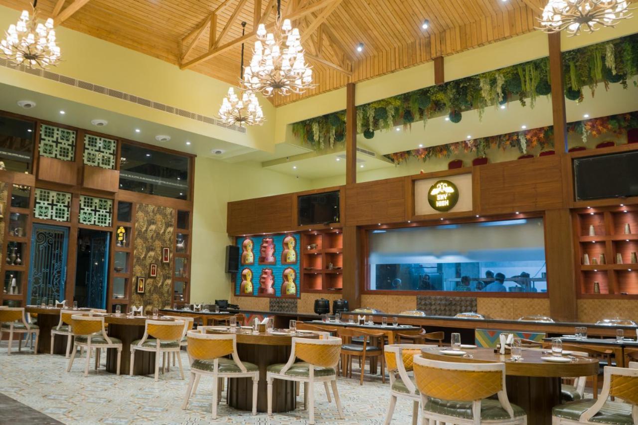 Clarks Inn Suites Кангра Экстерьер фото