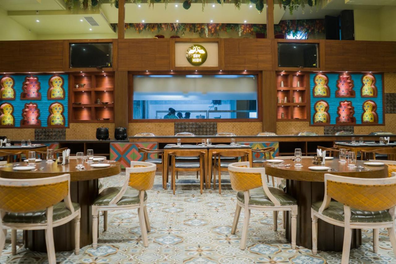 Clarks Inn Suites Кангра Экстерьер фото