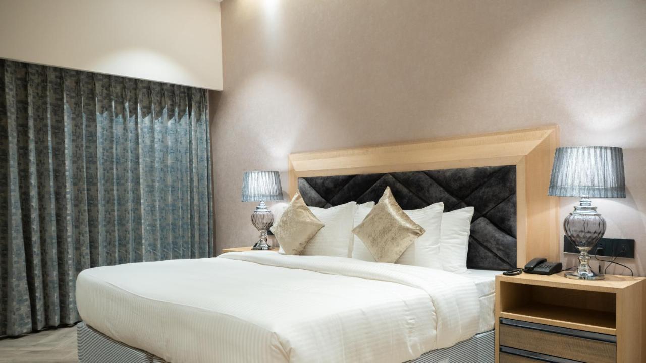 Clarks Inn Suites Кангра Экстерьер фото